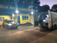 PRF prende criminoso e recupera Van furtada com carga avaliada em mais de 60 mil reais
