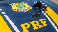 PRF prende detento em prisão domiciliar por porte ilegal de arma em Sarandi