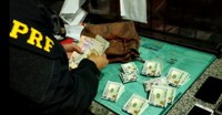 PRF prende trio de criminosos peruanos com dólares e documentos falsos