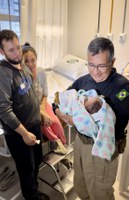 Bebê nasce dentro de viatura da PRF em Eldorado do Sul