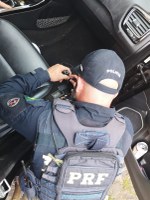 PRF prende dupla em Torres com veículo roubado