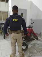 Em Porto Velho/RO, PRF recupera motocicleta com registro de roubo/furto