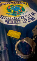 Em Porto Velho, PRF apreende ouro sendo transportado ilegalmente