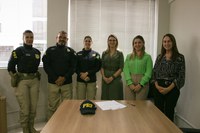 PRF assina termo de adesão ao projeto Educar PRF