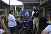 Em Vilhena/RO, PRF participa da entrega de medalhas aos alunos da APAE