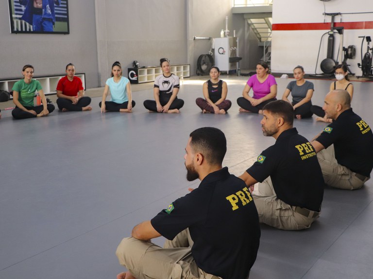 PRF promove Treinamento de Defesa Pessoal para Mulheres no Estado de Rondônia