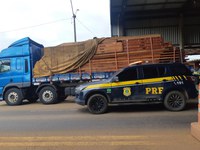Em Ariquemes/RO, PRF realiza apreensão de 58,57 m³ de madeiras