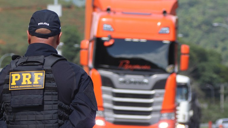 PRF em Rondônia prende homem em flagrante por uso de documento falso Adicionar Imagem