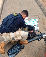 Em Nova Mamoré/RO, PRF apreende 250 maços de cigarro contrabandeados