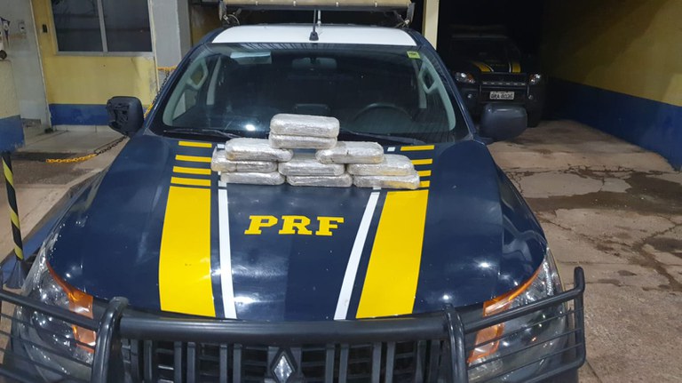 Em Pimenta Bueno/RO, PRF apreende 10.32 kg de cocaína