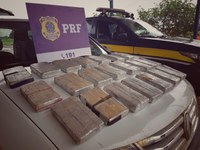 Em Guajará-Mirim/RO, PRF apreende mais de 25 kg de cocaína