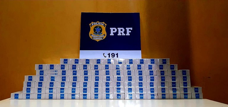 Em Nova Mamoré/RO, na madrugada desta terça-feira, PRF apreende 1000 maços de cigarro contrabandeados