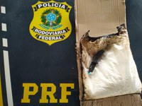 Em Ji-Paraná/RO, PRF apreende aproximadamente 4.5 kg de drogas