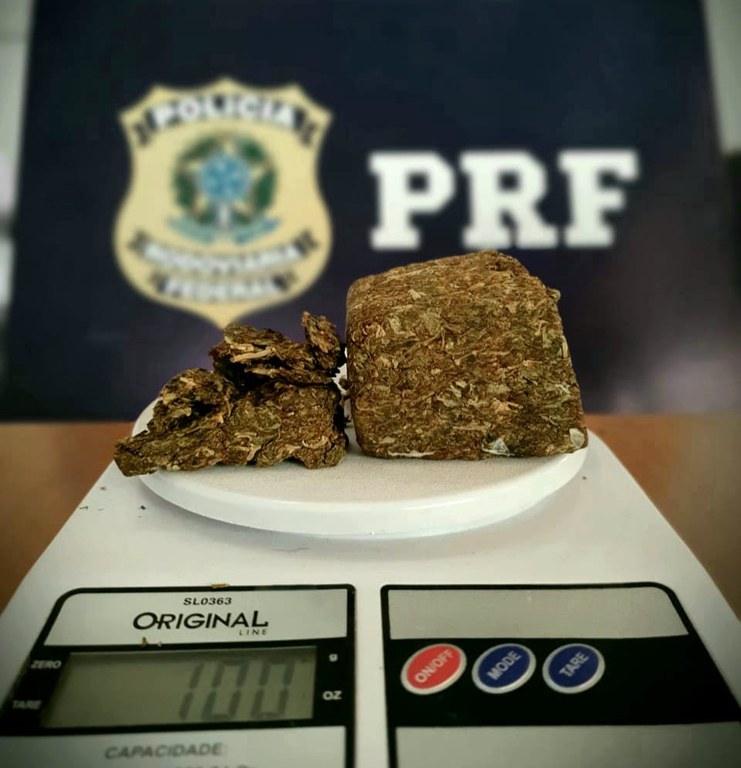 Tráfico de drogas: PRF apreende maconha e cocaína em Rondônia