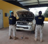 No Amapá, PRF apreende caminhonete clonada com placa de Rondônia
