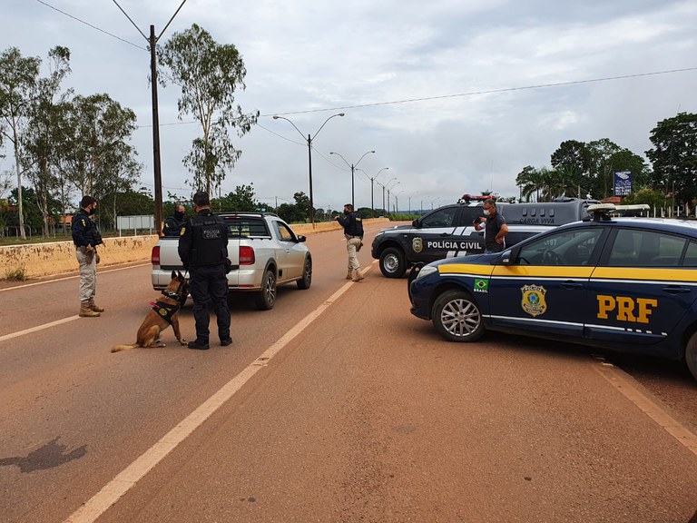 PRF e Denarc PCRO realizam operação conjunta em Porto Velho/RO
