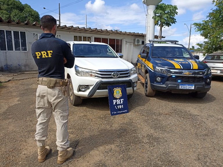 Em Ariquemes/RO, PRF identifica caminhonete roubada em 2018