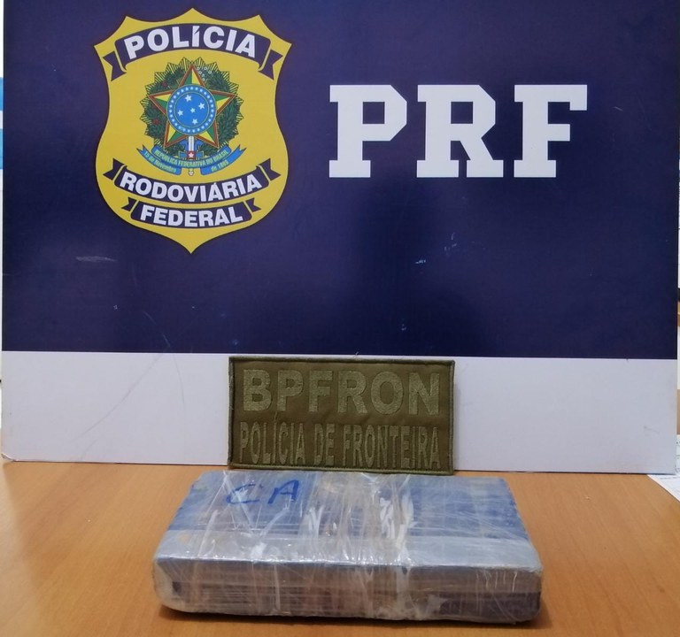 Em Guajará-Mirim/RO, PRF e BPFron detêm menor de idade transportando cocaína