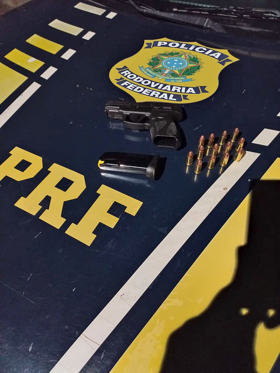 Em Ji-Paraná/RO, PRF detém homem por porte ilegal de arma