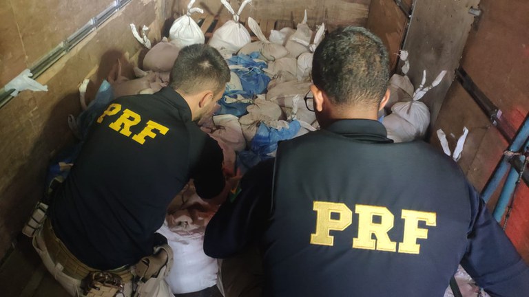 Em Ariquemes/RO, PRF identifica transporte ilegal de Cassiterita