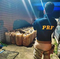 PRF em Roraima apreende 1600 litros de combustíveis transportados irregularmente