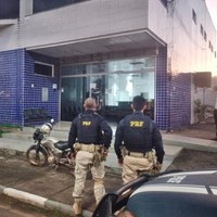 PRF apreende motocicleta com sinais identificadores adulterados em Caracaraí