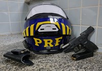 PRF recupera veículo com restrição e apreende arma de fogo em Boa Vista