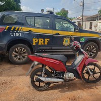 PRF recupera veículo roubado e apreende arma de fogo em Roraima