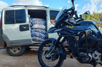 PRF em Roraima apreende 135 m³ de madeira e 1 tonelada de alho contrabandeado.