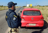 PRF recupera três veículos adulterados e apreende entorpecentes no final de semana