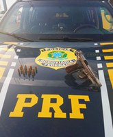 PRF apreende arma de fogo e 12 munições  na BR 174