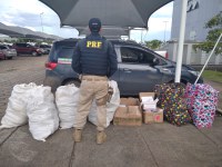 PRF apreende mercadoria contrabandeada da Guiana na BR-401