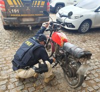 PRF apreende motocicleta adulterada na BR-401