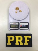 PRF apreende mais de R$ 5 mil em ouro ilegal na BR-174