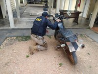 PRF prende duas pessoas e recupera três motocicletas nessa quinta-feira