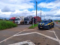 PRF flagra veículos de carga com mais de 50 toneladas de excesso de peso na BR-174 em Roraima
