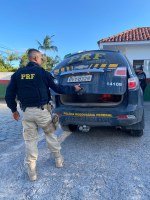 Homem procurado por falsificação de documentos é preso pela PRF em Palhoça