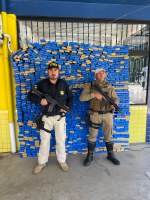Ação entre PRF e PMRV apreende 1,2 toneladas de maconha em caminhonete roubada