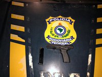 Pistola com numeração raspada é apreendida em Garuva, na BR-101