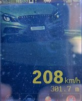 Carro é flagrado a 208 km/h na BR-101, em Araquari