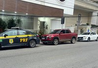 Dois veículos locados e não devolvidos são recuperados na mesma tarde em Itapema