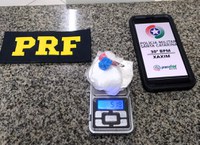 Mulher é presa com cocaína escondida nas partes íntimas na BR-282