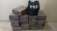 PRF desconfia de manobra e intercepta carro com mais de 300 kg de maconha