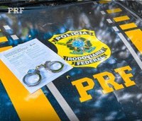 Homem procurado por homicídio no Rio Grande do Sul é preso depois de fugir a pé na BR-101 em Palhoça