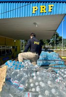 PRF encontra toneladas de maconha em fundo falso de carreta com donativos para o Rio Grande do Sul