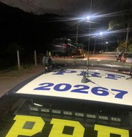 Homem embriagado foge de abordagem, atropela pedestre, invade casa e é preso em Balneário Camboriú