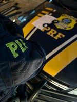 Homem procurado por roubo, furto e receptação é preso pela PRF em Blumenau