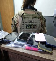 Celulares furtados durante show em Curitiba são recuperados na BR-101 em Barra Velha