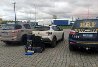 Ação Conjunta entre PRF e PM intercepta carro com 250 kg de maconha em Itajaí