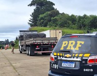 Caminhoneiro é flagrado dirigindo por 18h sem descanso na BR-116 em Mafra